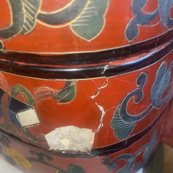 Antique Chinese porcelain lacquered stacking Wedding box, 3 tier. 11”x8”x7” - Picture 7 of 15